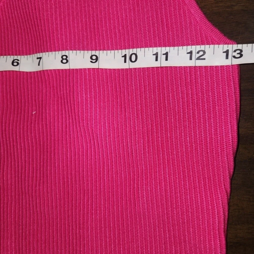 The Drop One Shoulder Hot Pink Ribbed Sleeveless Crop‎ Top - Size S